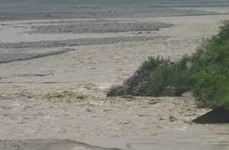 dangercrossingpuliyabaran