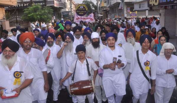 ( श्रीगंगानगर )..नगर कीर्तन में सडक़ो पर उमड़ा आस्था का सैलाब, सरब हिन्द सालाना समागम......देखें खास तस्वीरें