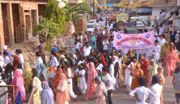 ( श्रीगंगानगर )..नगर कीर्तन में सडक़ो पर उमड़ा आस्था का सैलाब, सरब हिन्द सालाना समागम......देखें खास तस्वीरें