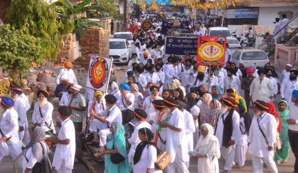 ( श्रीगंगानगर )..नगर कीर्तन में सडक़ो पर उमड़ा आस्था का सैलाब, सरब हिन्द सालाना समागम......देखें खास तस्वीरें
