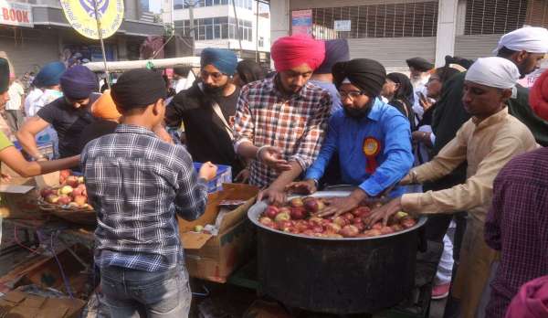 ( श्रीगंगानगर )..नगर कीर्तन में सडक़ो पर उमड़ा आस्था का सैलाब, सरब हिन्द सालाना समागम......देखें खास तस्वीरें