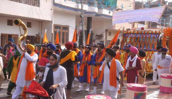 ( श्रीगंगानगर )..नगर कीर्तन में सडक़ो पर उमड़ा आस्था का सैलाब, सरब हिन्द सालाना समागम......देखें खास तस्वीरें
