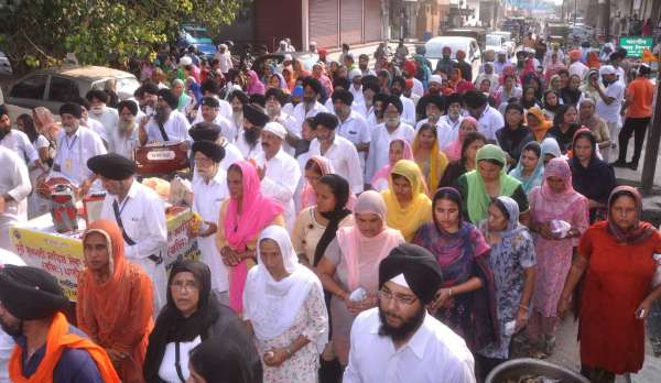 ( श्रीगंगानगर )..नगर कीर्तन में सडक़ो पर उमड़ा आस्था का सैलाब, सरब हिन्द सालाना समागम......देखें खास तस्वीरें