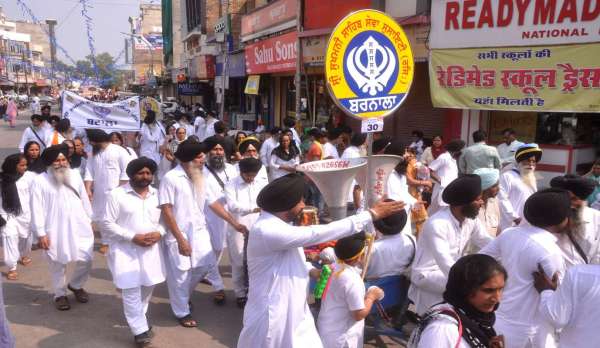 ( श्रीगंगानगर )..नगर कीर्तन में सडक़ो पर उमड़ा आस्था का सैलाब, सरब हिन्द सालाना समागम......देखें खास तस्वीरें