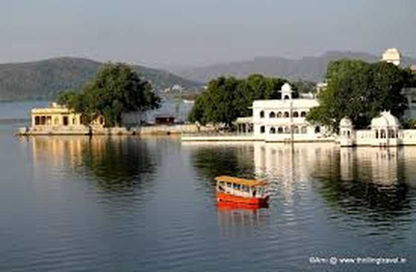 रेलवे की सौगात: बीकानेर से रसगुल्ला पैक कराएं और उदयपुर की पिछोला झील की पाल पर खाएं