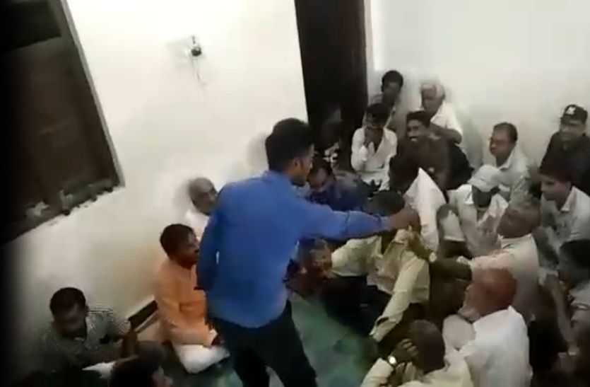 Bjp Congress Worker Fight In Madhya Pradesh