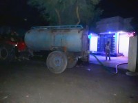 Watch : लोग पट्टे दिखाकर मांग रहे पानी