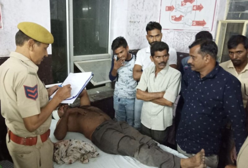 बाइक सवार को रोक लाठी से हमला कर किया घायल, नकदी और मोबाइल लेकर आरोपी हुए फरार