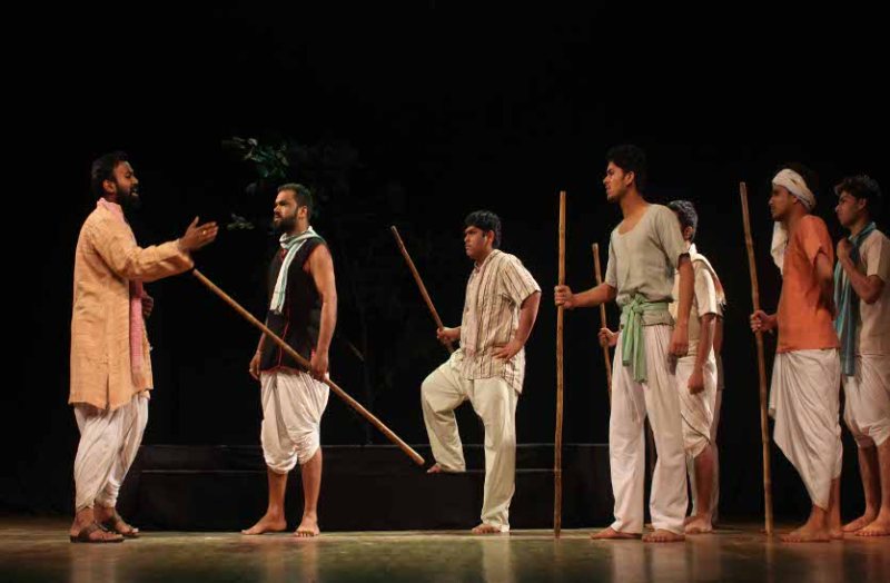 कुरीतियों और कुंठाओं पर प्रहार