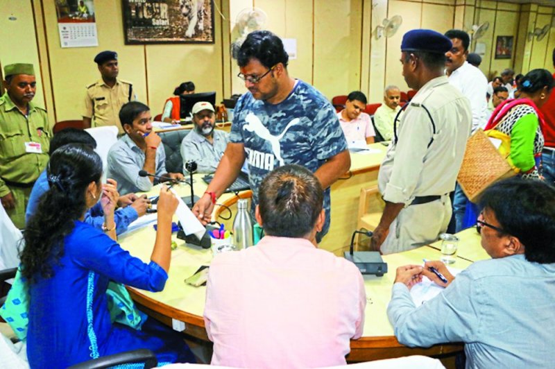 Satna Collector Public Hearing: Complaint of sorcery in scientific age