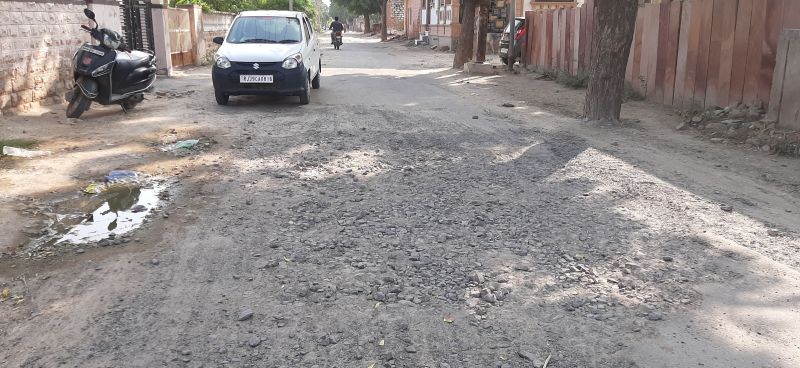 आवासन मण्डल कॉलोनी में अव्यवस्थाओं का जमावड़ा