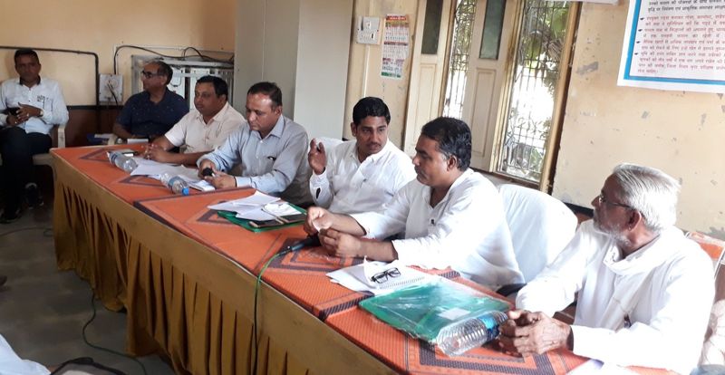 अधिकारी गंभीरता से करें जन समस्याओं का समाधान