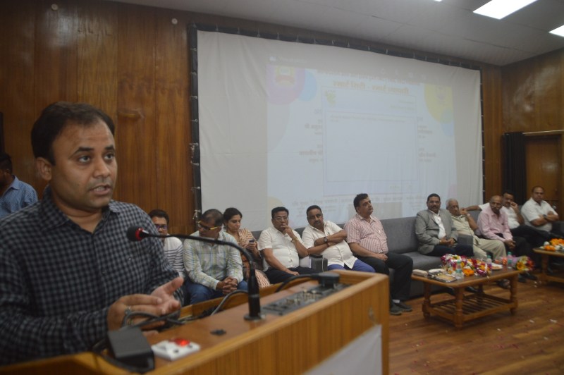 व्यापारियों को डिजिटल प्लेटफॉर्म पर आना होगा