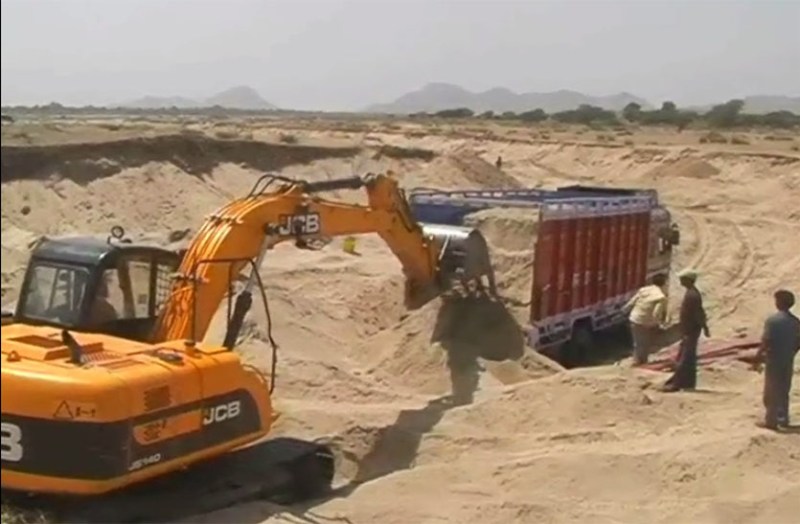 खनन का खेल: पांच विभाग मिलकर भी नहीं बचा पा रहे बनास की कोख, धड़ल्ले से चल रहा है बजरी का अवैध खनन