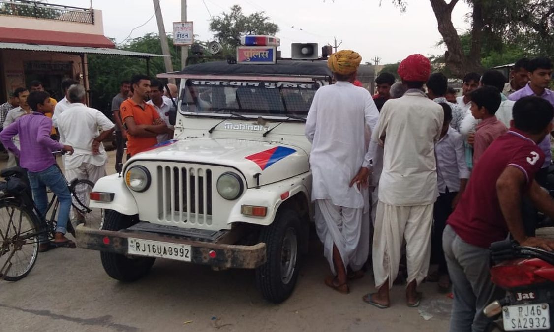 ढाई घंटे तक नहीं पहुंचा प्रशासन, किसानों ने जताई नाराजगी