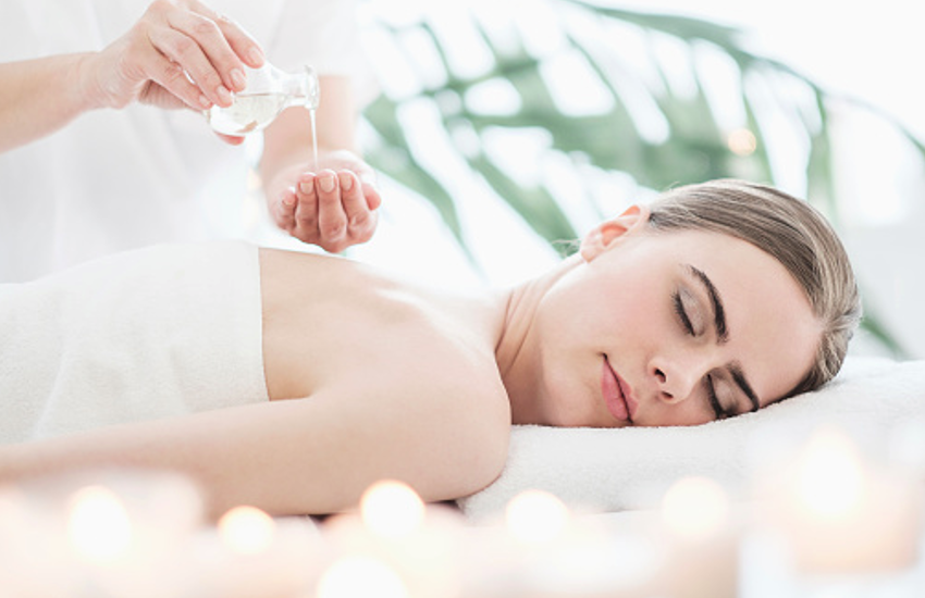 Oil Massage Health Benefits in Hindi