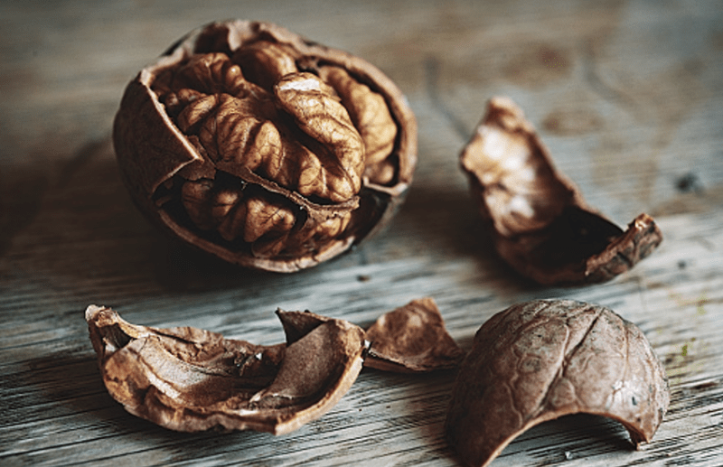 Walnut Health Benefits In Hindi