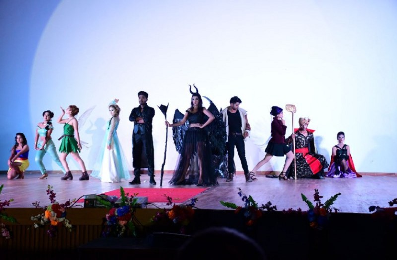 ग्रुप परफॉर्मेंस में निफ्ट भोपाल टीम बनी विनर