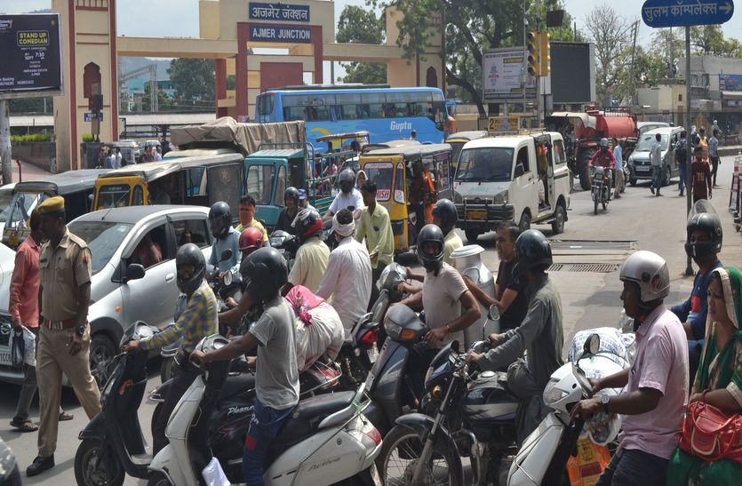 Traffic jam in Ajmer, driver upset