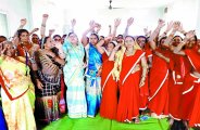 सामाजिक बुराइयों को मिटाने के लिए गांव-गांव में तैयार हो रही दुर्गा