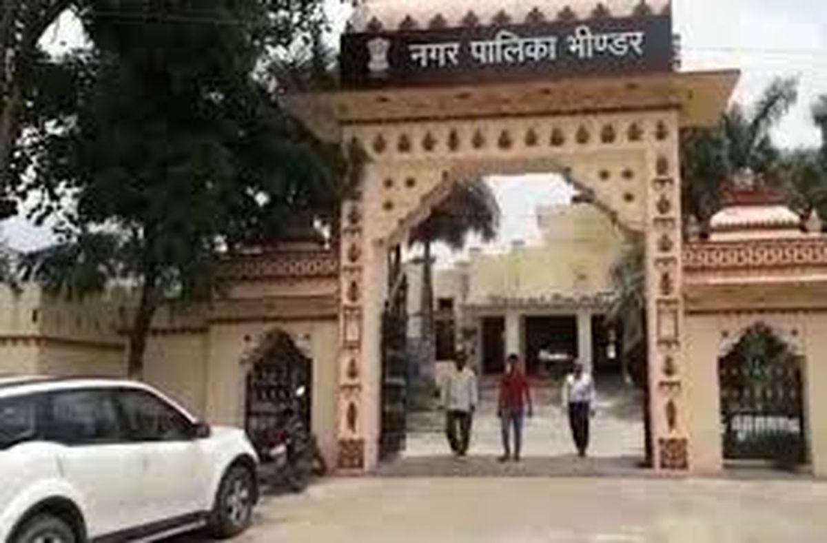 ठेला जब्तगी के बाद ईओ कार्यालय में हुआ हंगामा