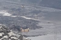 Breaking: एशिया की नामी खदानों में से एक दीपका कोल माइंस में घुसने लगा लीलागर नदी का पानी, डूबने लगी मशीनें, देखिए वीडियो...