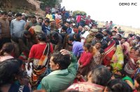 बारिश में ढह गई दीवार, 6 साल के मासूम की दबने से मौत, बदहवास मां रो-रोकर लोगों से मांग रही थी मदद