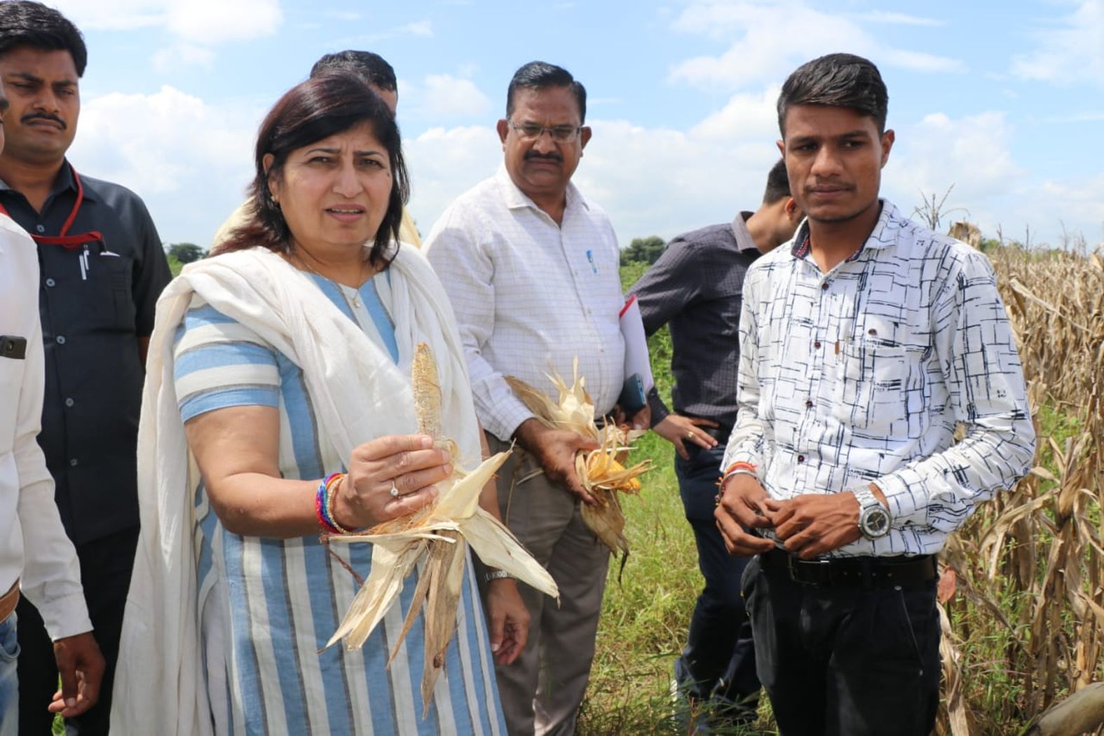 Cotton, maize crop spoiled in khargone