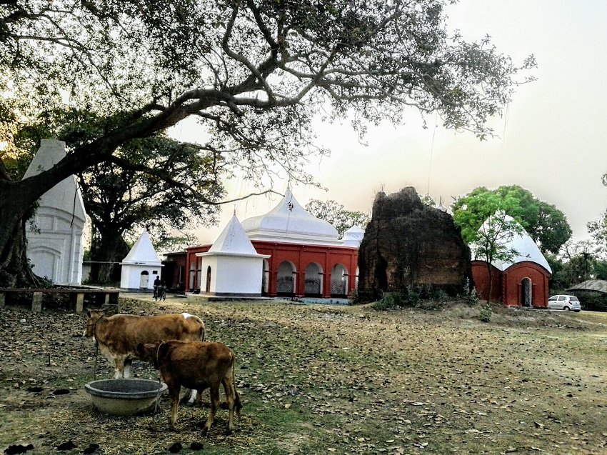 नवरात्रि विशेष : पश्चिम बंगाल का यह शक्तिपीठ है तीन धर्मों के स्थापत्य का संगम