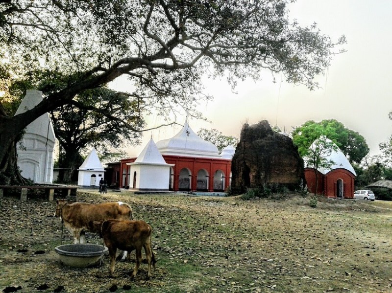 नवरात्रि विशेष : पश्चिम बंगाल का यह शक्तिपीठ है तीन धर्मों के स्थापत्य का संगम