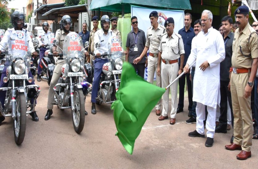 सड़क सुरक्षा के लिए मुख्यमंत्री ने रैली को दिखाई हरी झंडी, इधर नेशनल हाइवे पर एक घंटे जाम में फंसे रहे लोग
