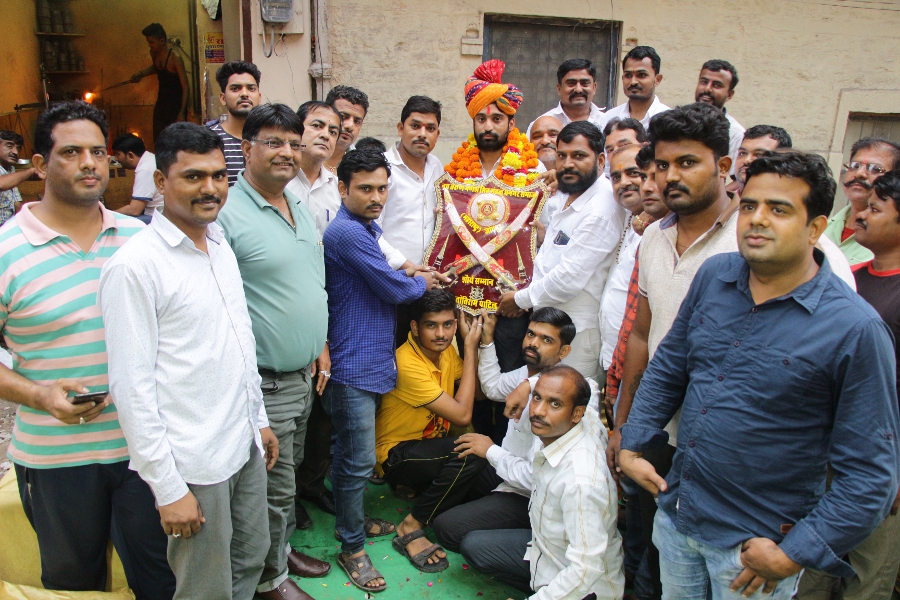 jyoti rao felicitated for saving girl child from drowning in sewage