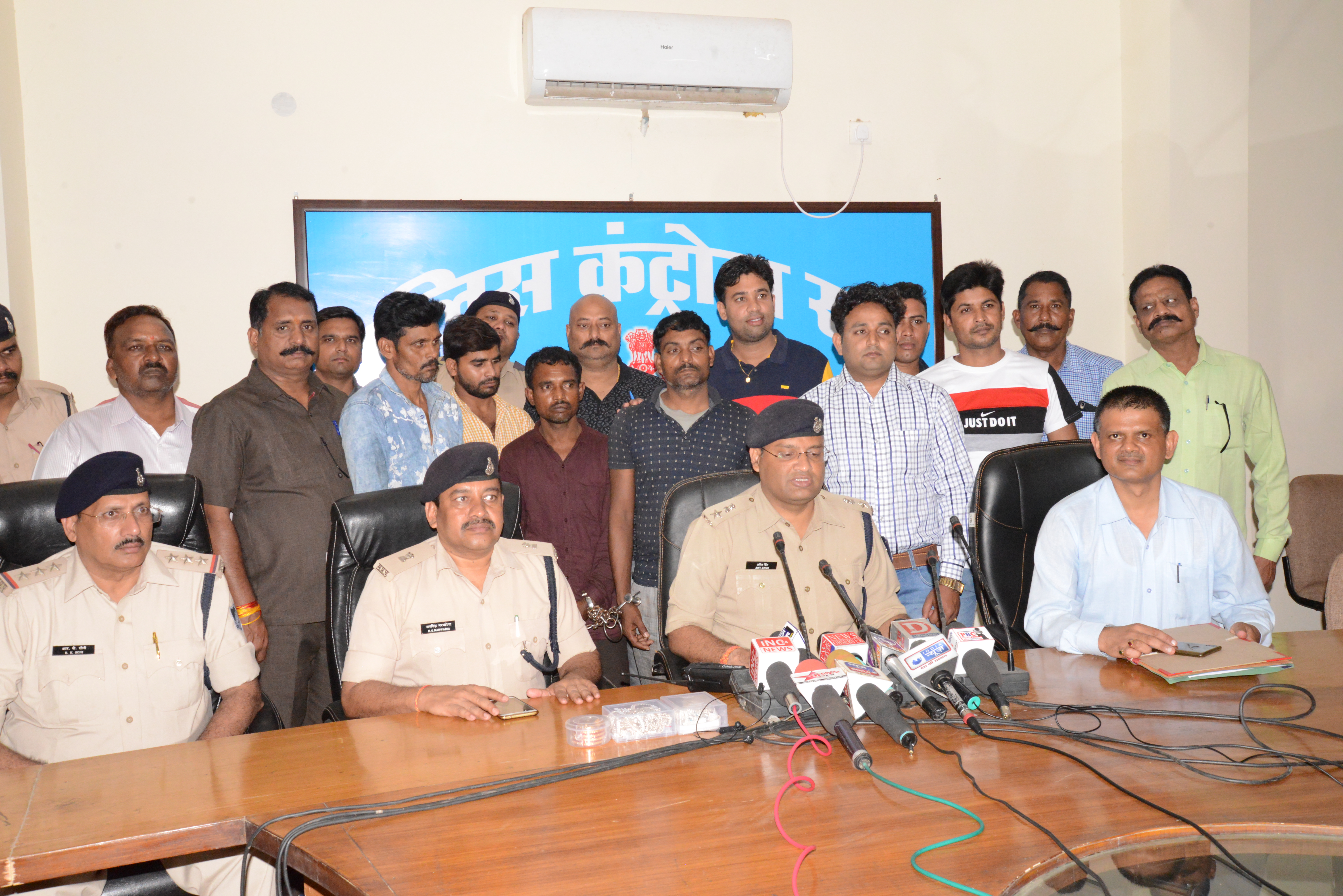 four arrested in jabalpur police