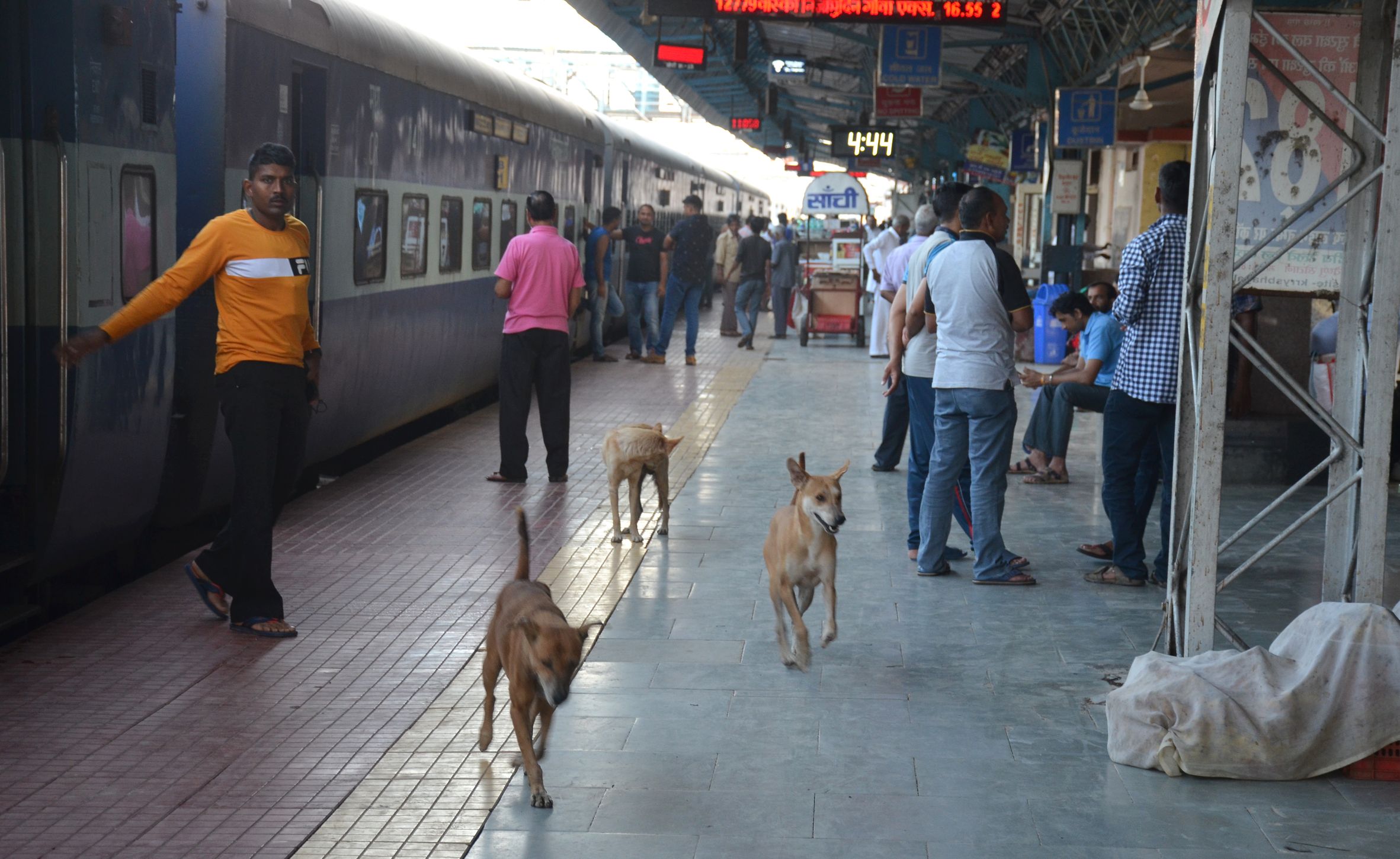 Khandwa railway station got 490th number in cleanliness ranking