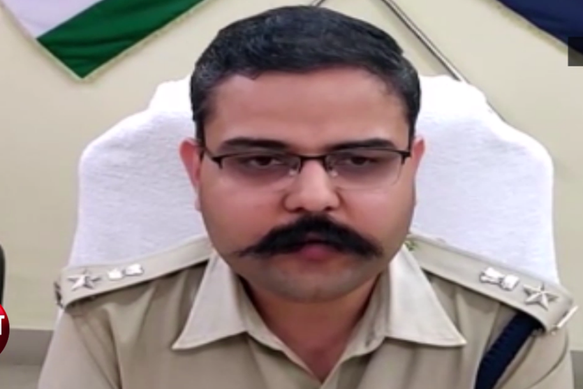 Video: सवारी बनकर बैठे युवकों ने उठाया ऐसा खौफनाक कदम, ऑटो मिलने पर लगा पता