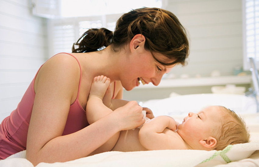 Baby care Tips: Olive Oil Massage Keeps Baby skin Soft