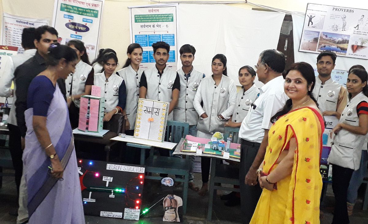 शिक्षण को सरल बनाने के लिए बनाए ऐसे मॉडल कि विषय विशेषज्ञ भी हुए आश्चर्यचकित