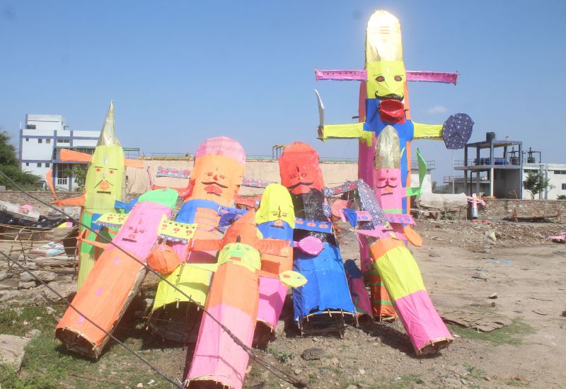 raavan dahan : तैयार हो रहे हैं कई ‘रावण’, गली-मोहल्लों में होगा दहन