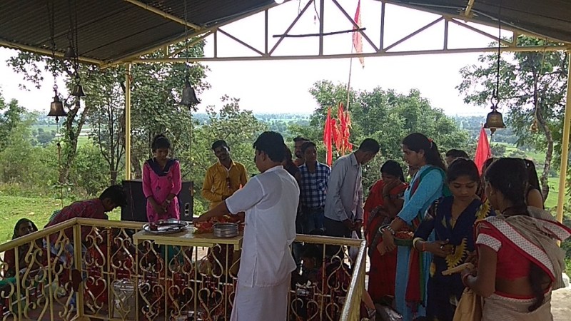 श्री माता वैष्णो देवी के दर्शन करने पहुंच रहे भक्त