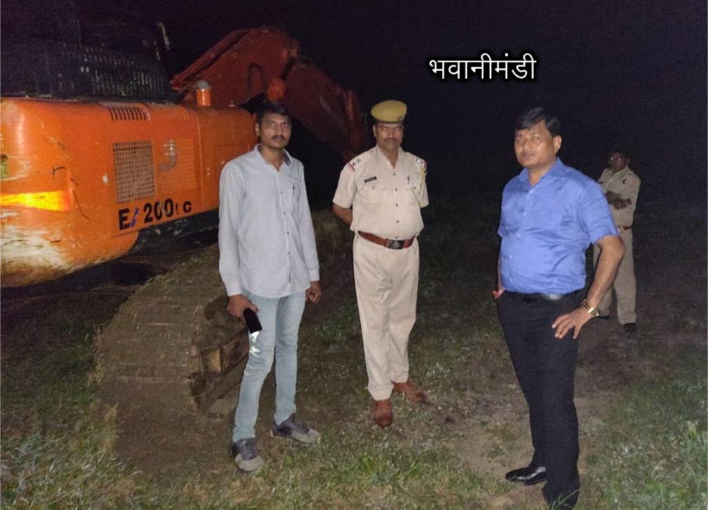 एसडीएम और पुलिस को देख भागे खनन माफिया, एलएनटी मशीन जप्त