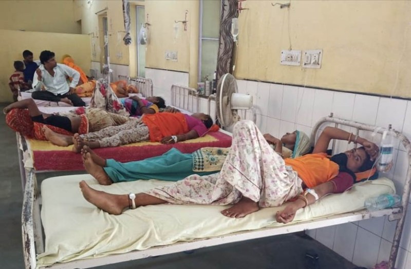 50 हजार की आबादी वाले शहर में 28 वर्षो से 50 बेड का अस्पताल, एक बेड पर दो-मरीजों का उपचार