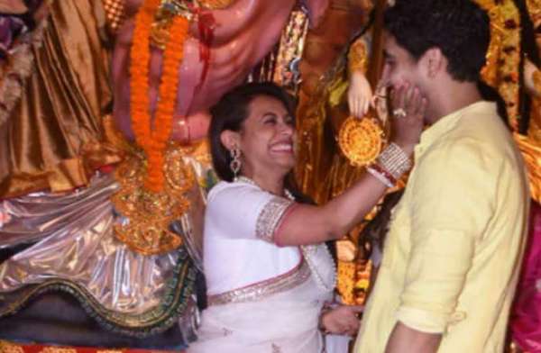 दुर्गा पूजा में पहुंचे काजोल, जया बच्चन सहित ये बड़े स्टार्स, देखें खास तस्वीरें