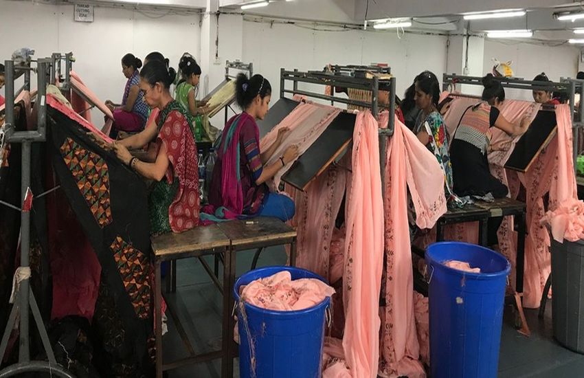textile news-कर्नाटक सरकार का सूरत के कपड़ा उद्यमियों को वहां इन्डस्ट्री शुरू करने का न्यौता