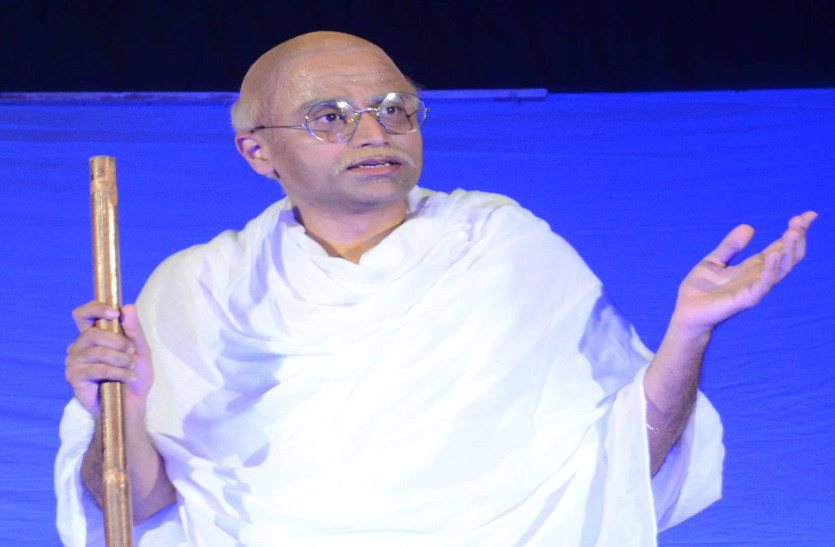 Gandhi told that there is no need of arms against Government