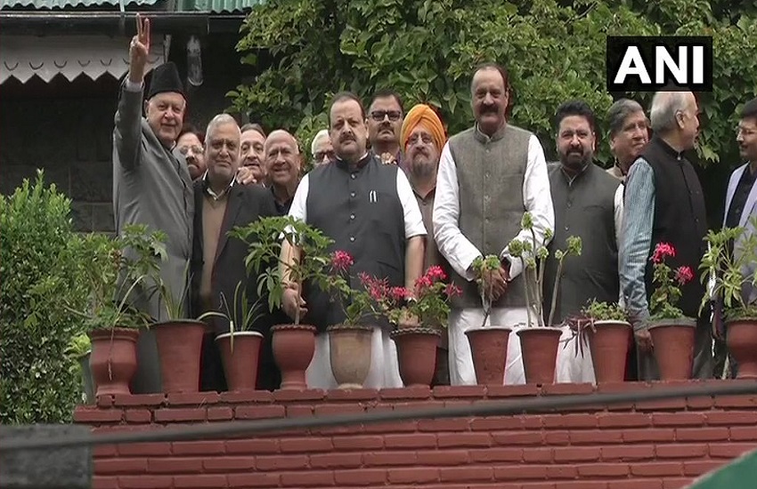 जम्मू-कश्मीर: अनुच्छेद 370 हटने के बाद पहली बार फारूक अब्दुल्ला से मिले नेशनल कॉन्फ्रेंस के नेता