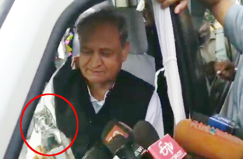 CM Ashok Gehlot reacts on Plastic Ban, says no to plastic bottles