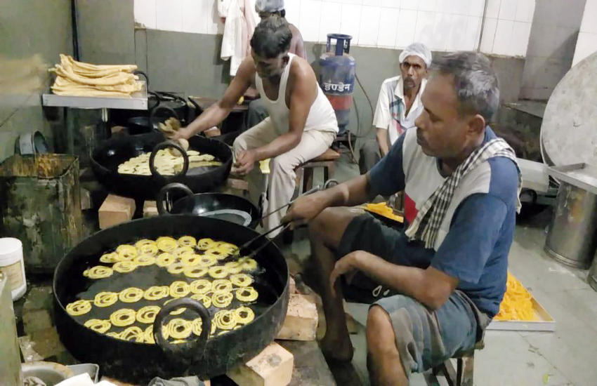 Dussehra : गुजरात में अनोखी परम्परा, दशहरा पर पर खाते हैं फाफड़ा-जलेबी