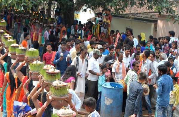 Photo Gallery : महानवमी पर कन्या पूजन के साथ जोत जंवारा का हुआ विसर्जन