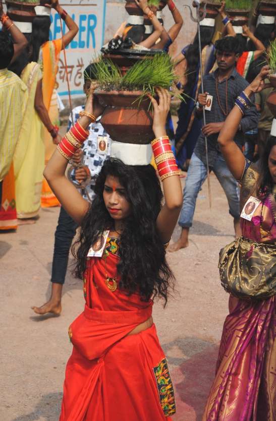 Photo Gallery : महानवमी पर कन्या पूजन के साथ जोत जंवारा का हुआ विसर्जन