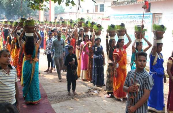 Photo Gallery : महानवमी पर कन्या पूजन के साथ जोत जंवारा का हुआ विसर्जन
